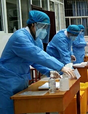 我院開展新冠核酸檢測演練 強化醫護人員防護用品規范使用